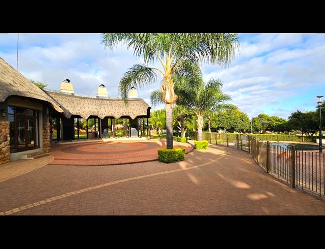 2 BEDROOM APARTMENT FOR SALE IN MOOIKLOOF RIDGE